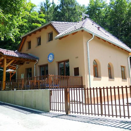Penzion Pod Kartouzkou Dolany エクステリア 写真